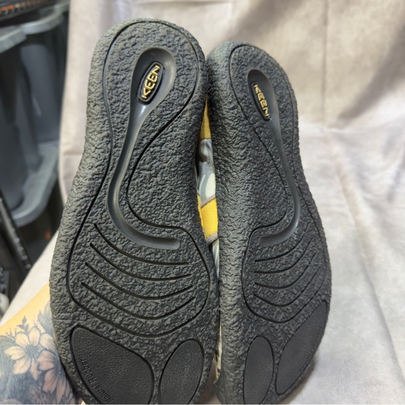 Keen Women's Size 9 Harvest Mimosa Grey White Brown Yellow Mary Jane Shoes - Picture 5 of 6